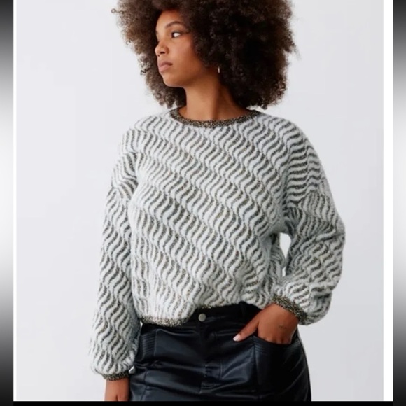 Oliver Bonas Sweaters - OLIVER BONAS Wavy Tinsel Metallic Knitted Jumper Sweater 
Sz US 14 or Large
